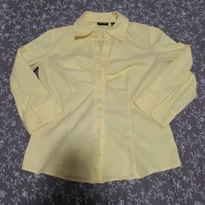 New York & Company Light Yellow Blouse Size Medium